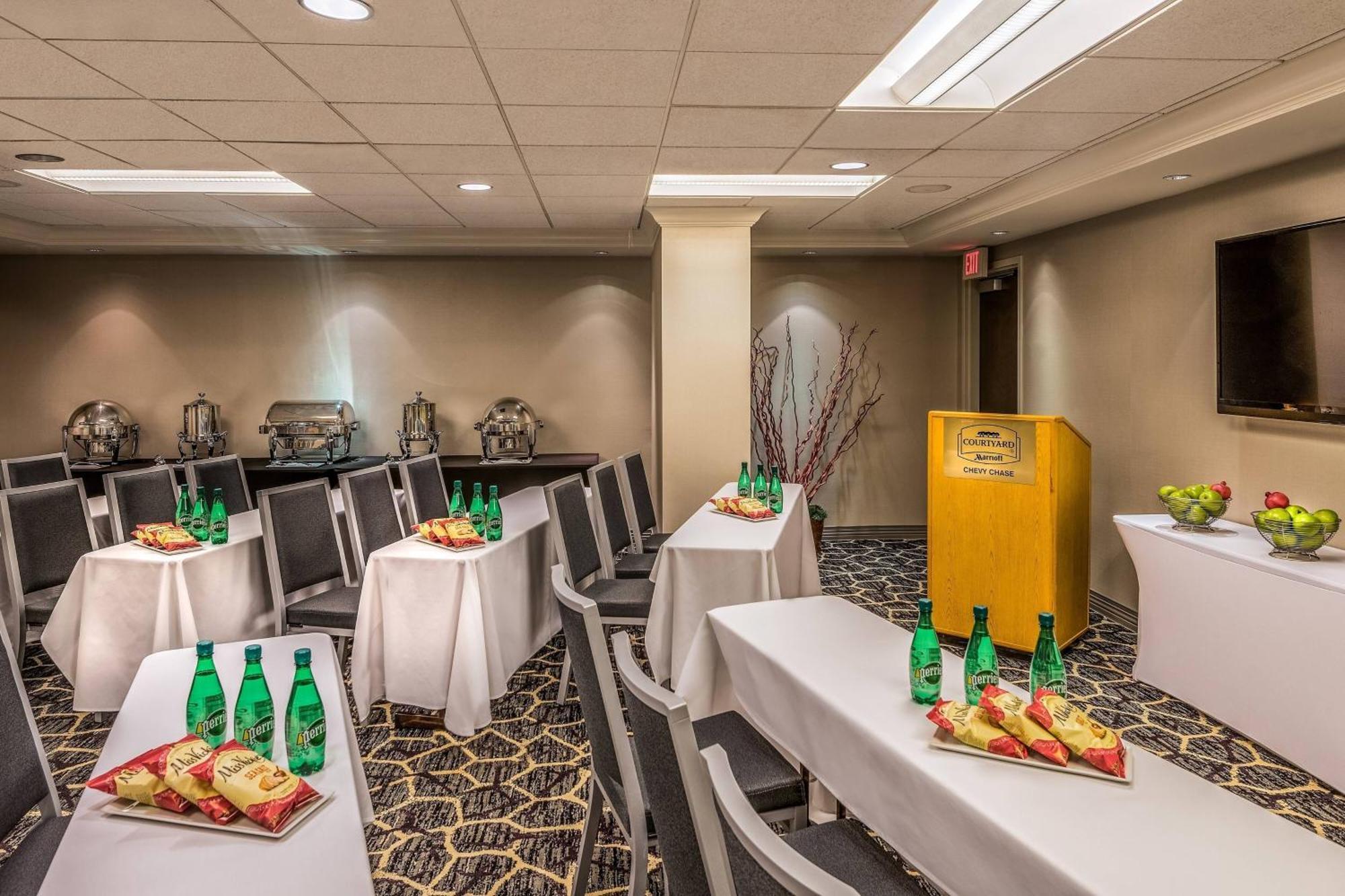 Courtyard By Marriott Bethesda Chevy Chase Otel Dış mekan fotoğraf