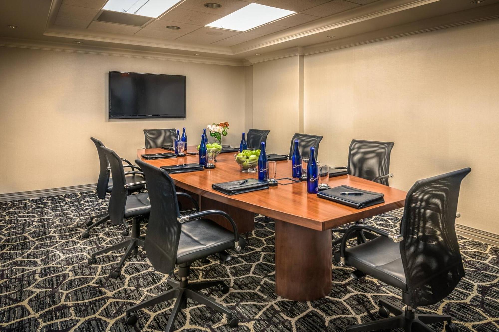 Courtyard By Marriott Bethesda Chevy Chase Otel Dış mekan fotoğraf