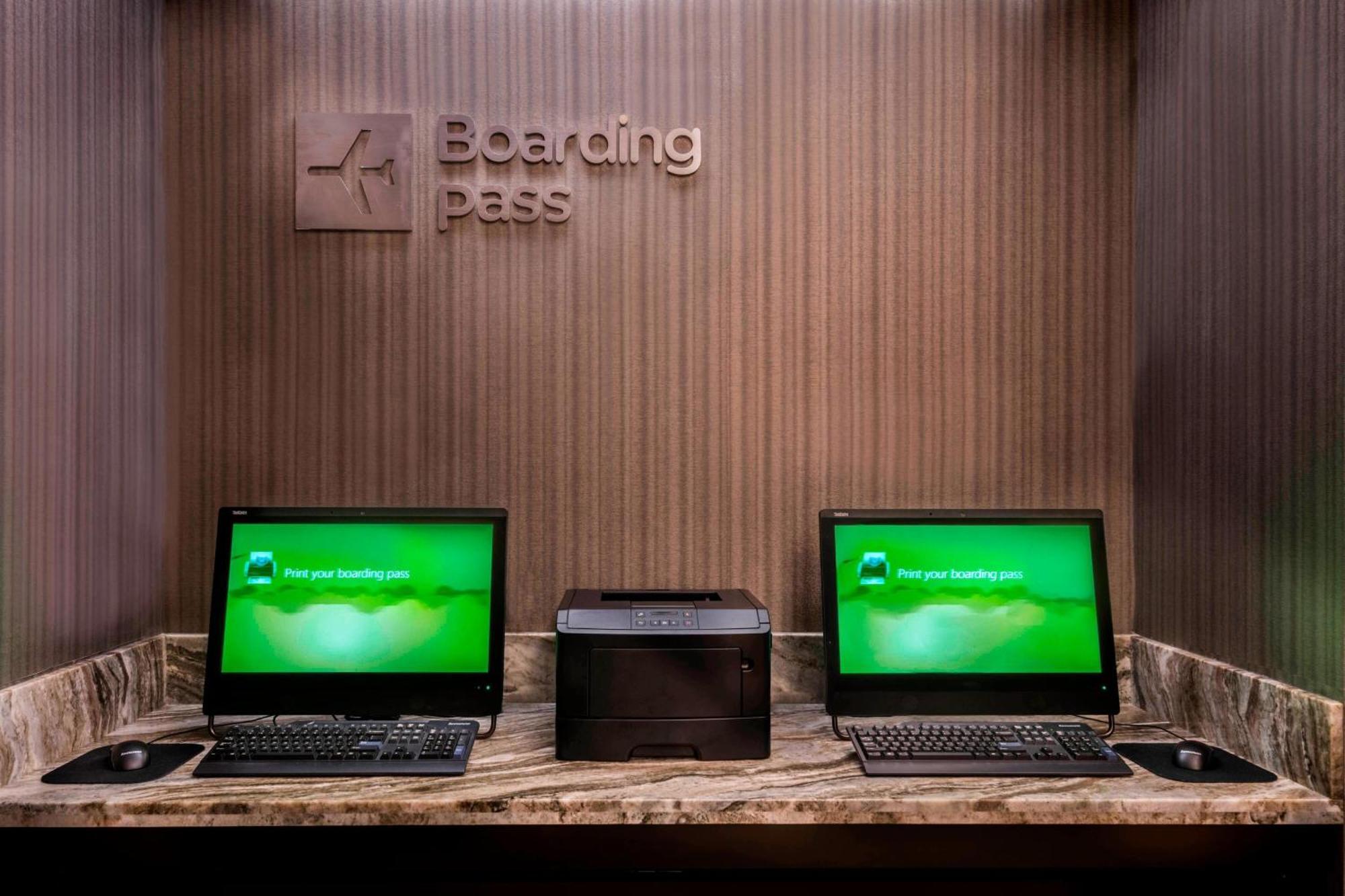 Courtyard By Marriott Bethesda Chevy Chase Otel Dış mekan fotoğraf
